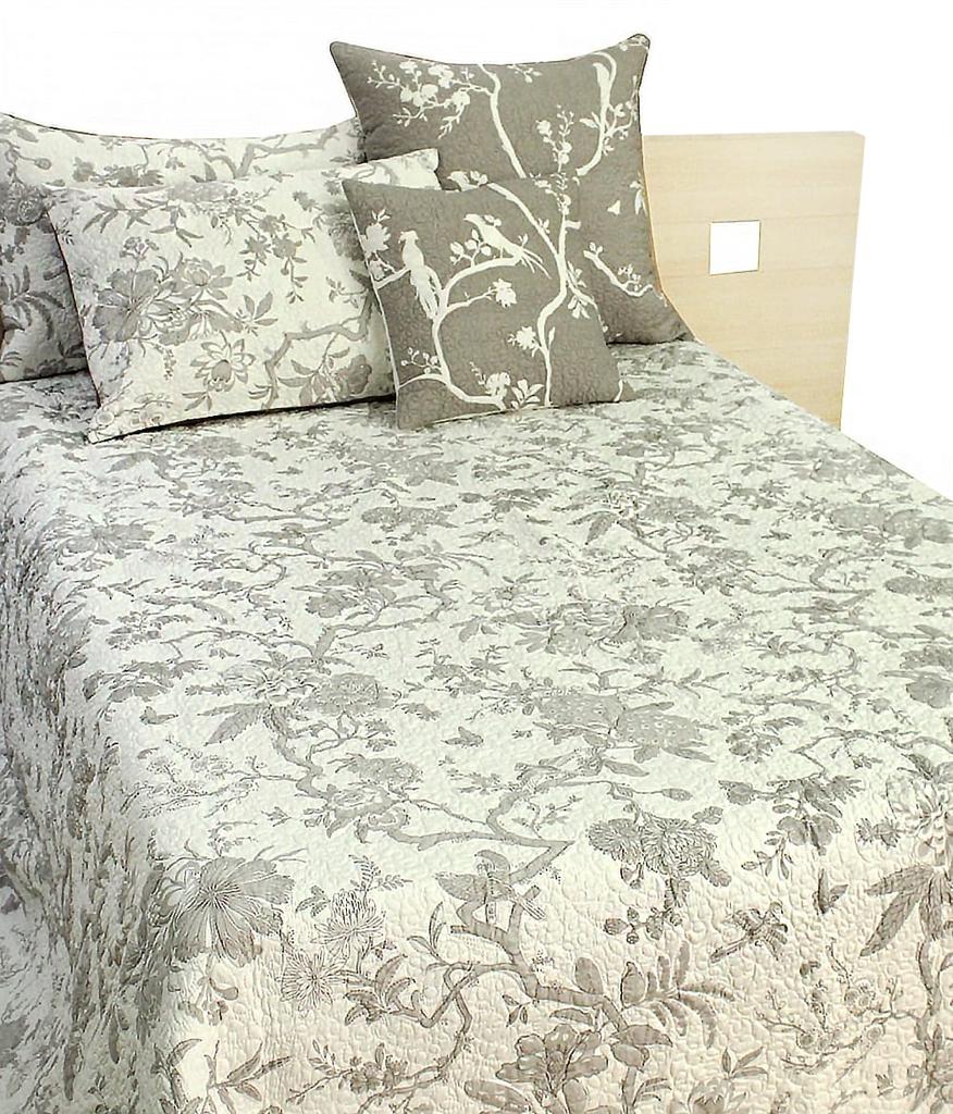 Beige-White Foliage Bed Cover